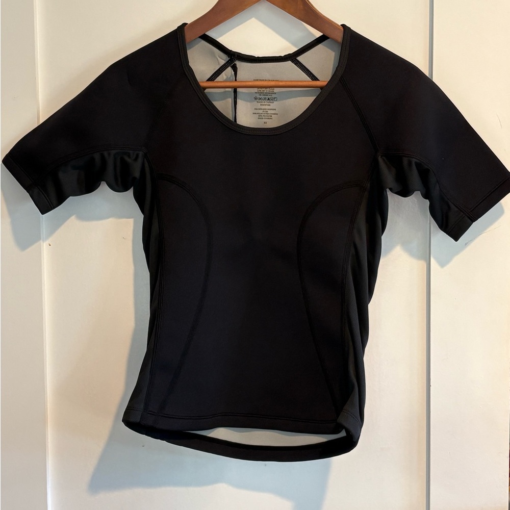 Delphin Bio-Ceramic Heat Maximizing Workout Top NWT XS Black